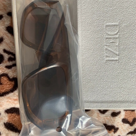 Brown Oversized Square Flat Top Dezi Sunglasses - Picture 3 of 7